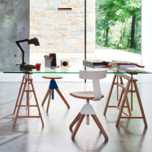 Transparent table with adjustable natural wood legs, rectangular shape